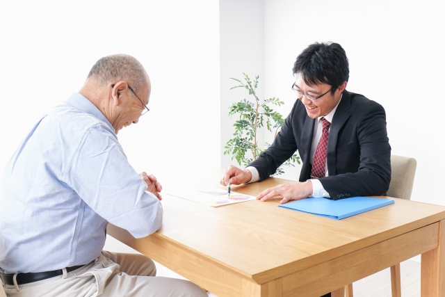 契約不適合責任とは？不動産売主が知っておくべきリスクと対策について。　不動産の売却は大きな取引だからこそ、トラブルが起こらないように、契約不適合責任の基礎を理解し、リスクを最小限に抑えましょう。