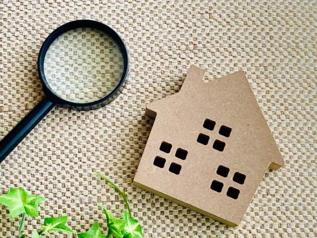 老後の住まいはどうする？リフォーム・建て替え・住み替えを徹底比較。「今の家をどうするか？」多くの方が直面するこの問題に対して、それぞれのメリット・デメリットを把握しながら、自分に合った理想的な暮らしを実現しましょう。