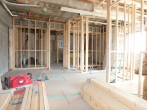 リフォームでやるべき優先順位とは？後悔しないための進め方を徹底解説｜安全性・設備・快適性・デザインの順で考える理由と具体的な判断基準をわかりやすく紹介｜屋根や外壁などの重要箇所から水回り設備、内装リフォームまで効率よく進める方法や、予算配分のコツ、よくある失敗例と対策まで詳しく解説【住宅リフォームの基本】